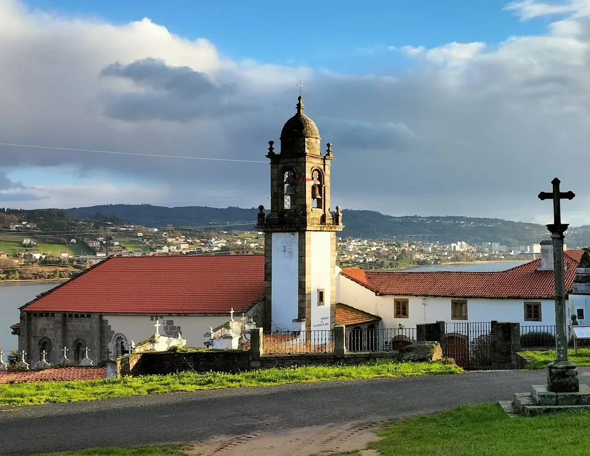 Monestir de San Martiño de Xuvia (Mosteiro do Couto)
