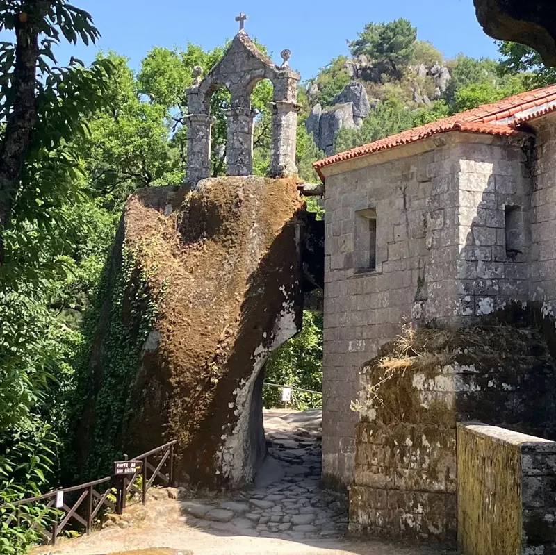 Monestir de San Pedro de Rocas