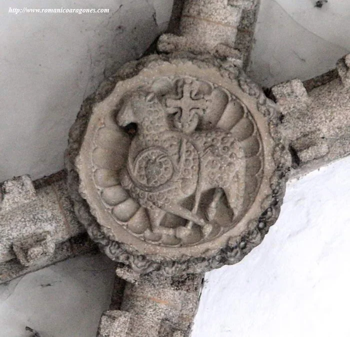 L'Anyell de Déu en una clau de volta · Foto: A. García Omedes