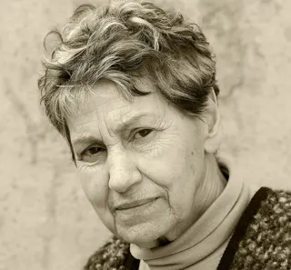 Elena Colmeiro · portrait